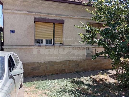 Kuća u centru Čačka sa dvoristem. 3 sobe, 80m2