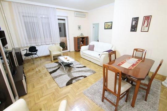 Lep stan, na odličnoj lokaciji, Dedinje, ID 2682