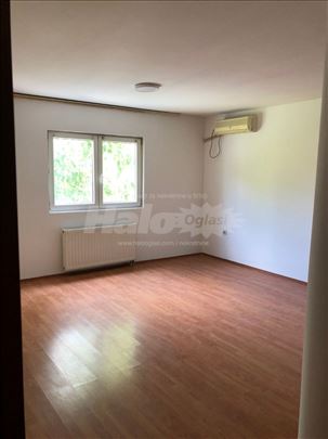 Margita, dvosoban, blizu Vasine skole, male rezije