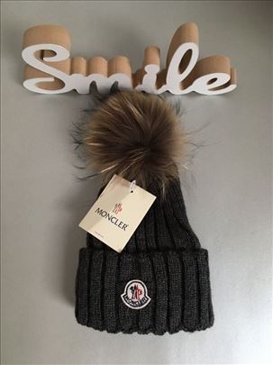 Moncler kapa prirodno krzno, novo
