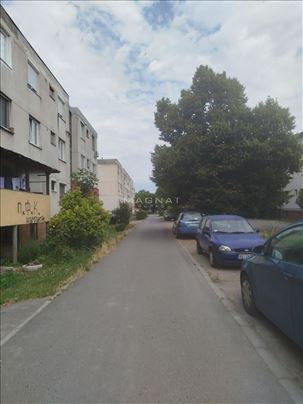 Padinska skela - centar - dvosoban stan u zgradi I