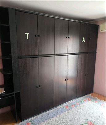 Plakari,Ormani,Regali,Vitrine,Komode I polovno