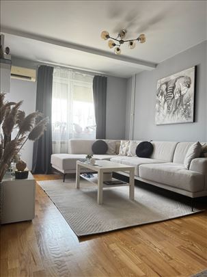 Renoviran 3.0 stan kod Đerma Vojvode Savatija 69m2