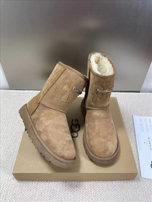 Ugg chrome Hearts 