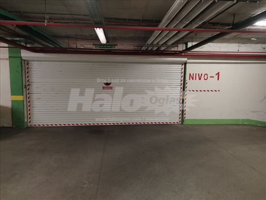 Garažno mesto Hala Pionir