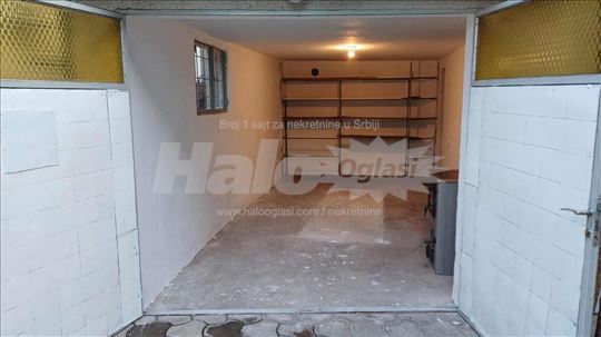 Izdajem garazu u okviru dvorista na Bubnju, ulica 