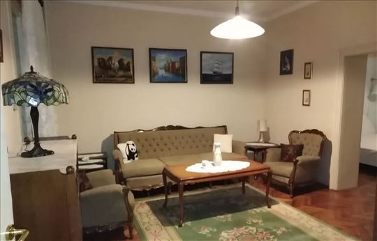 Odlična lokacija, mirna ulica