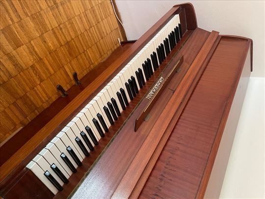 Prodajem pianino marke Zimmermann