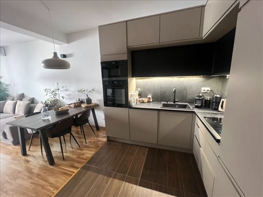 Vračar, Šumatovačka , prelep stan, 57m2