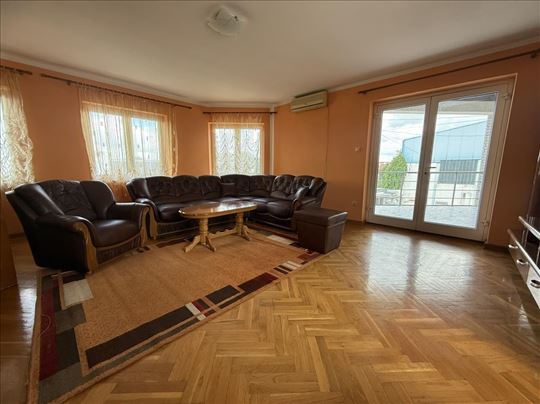 Broker - 140 kvadrata u okviru sprata