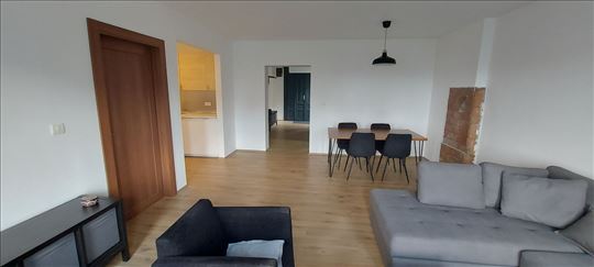 Centar, Karađorđeva 3.0, renoviran, uknjižen 