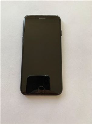 Iphone 7 32gb crni