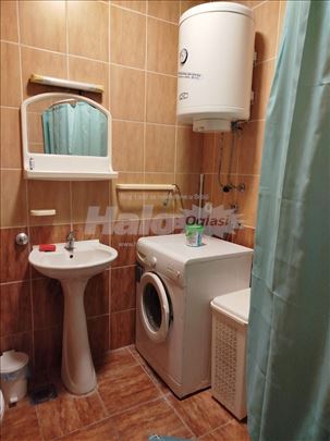 Izdaje se garsonjera u centru Karaburme 