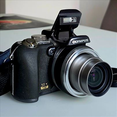 Olympus SP-550UZ digitalni fotoaparat 18x 
