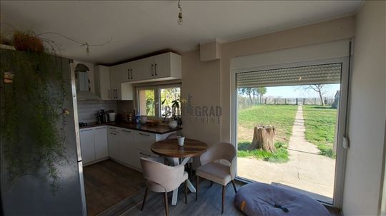 Stari Banovci - Belegiš, 126m2+50m2 na 13 ari