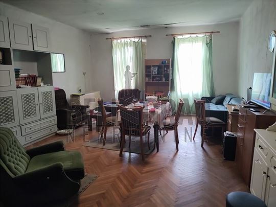 Zrenjanin, Farkaždin, zasebna kuća sa placem
