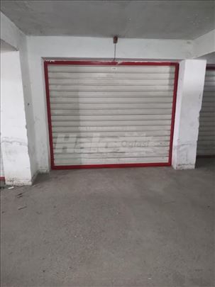 Na prodaju garaza u centru Rume 