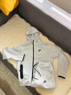 Nike Tech Fleece sivi komplet