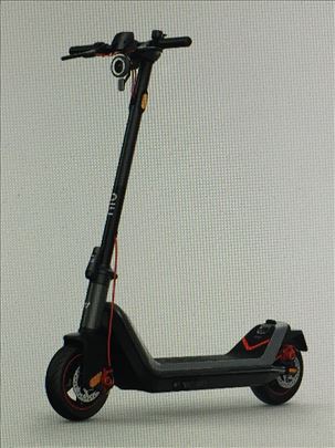 NIU KQi3 Max електрични тротинет