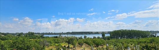 Plac Grocka pored Dunava