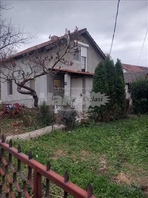 Prodajem kuću u V.Gradištu ,74m2
