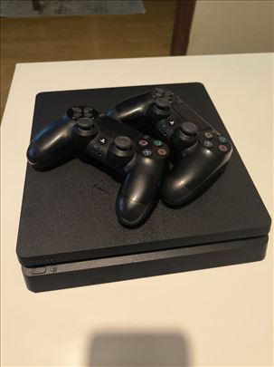 Prodajem playstation 4