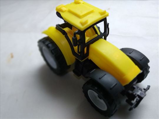 Traktor oko 10 cm, plasticni
