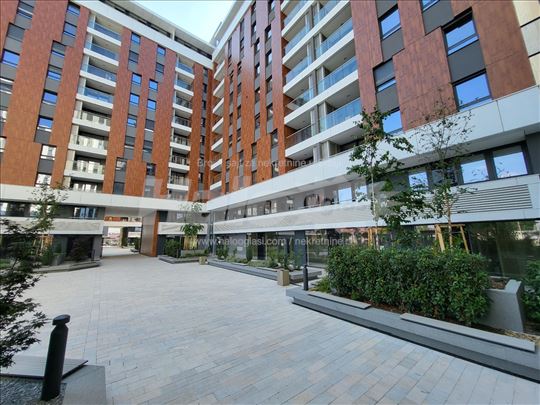 Petica, Blok 63, Lux Trosoban Stan Novi Beograd