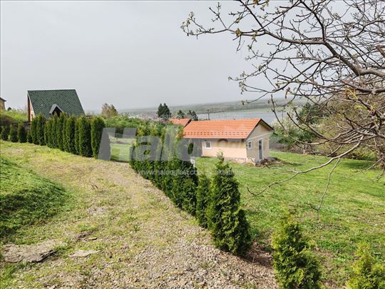 Vikendica na Donavu, Krčedin naselje Breskvik