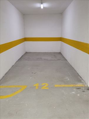 2 komforne garaže u novogradnji - Kneza Stracimira