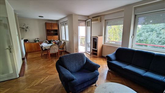 3,0 Sibinjanin Janka sa garažom