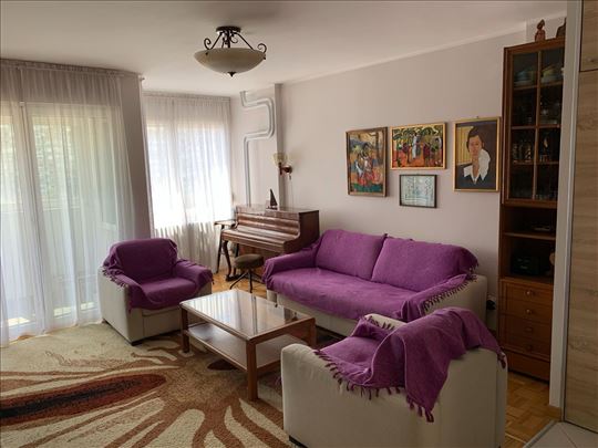 Blok 23, renoviran, funkcionalan, ID 24567
