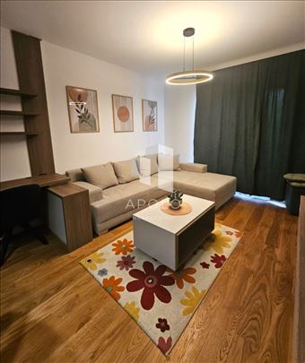 Dvosoban stan sa garažnim mestom, novogradnja