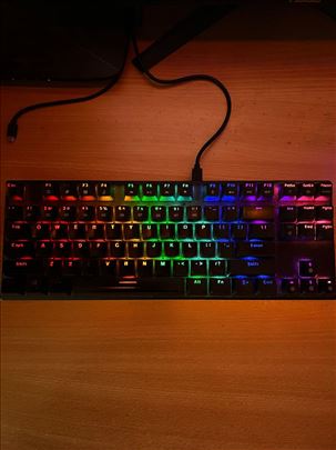 Fantech mehanička tastatura
