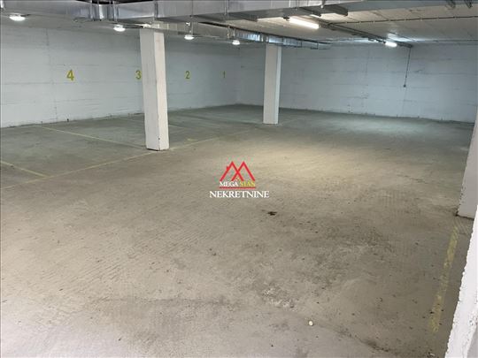 Garažno mesto - 19m2 - Salajka