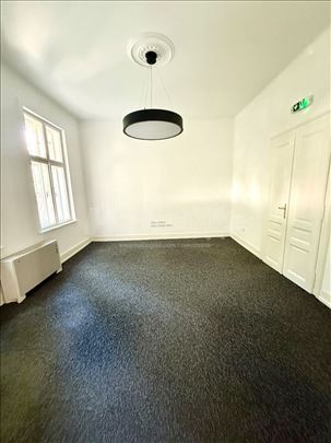 Izdaje se poslovni prostor – Krunska ulica, 160 m²