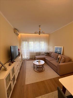 Kragujevac, Nikole Pašića, dvosoban 54m² renoviran