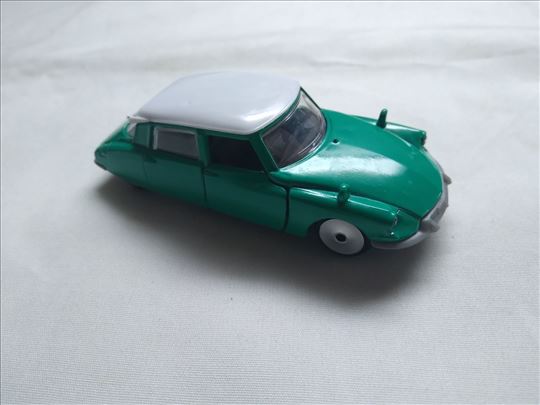 Majorette Citroen DS19,1:59 ocuvan.Imam jos autica