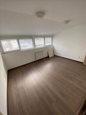 Na prodaju odmah useljiv stan – Kumodraž, 48 m²