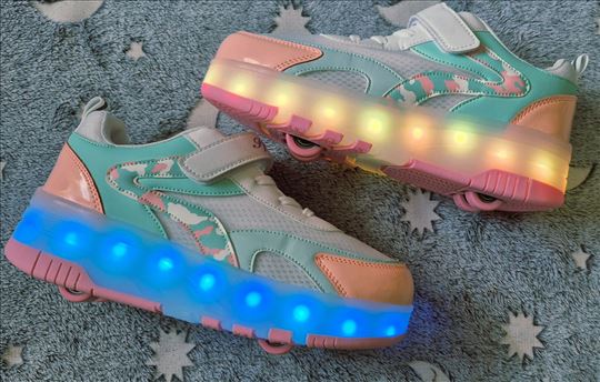 Patike sa točkićima, brojeva ima, usb punjive, šar