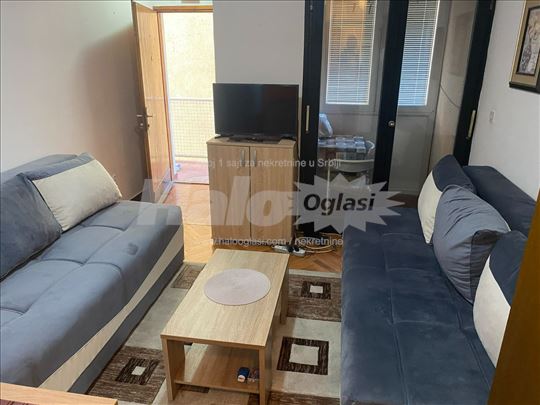 Prodajem kompletno nameštenu,uknjiženu garsonjeru.