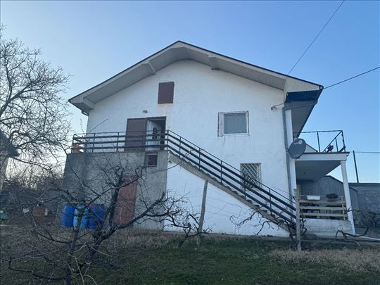 Trešnja 142 m2 na 8,30 ari placa