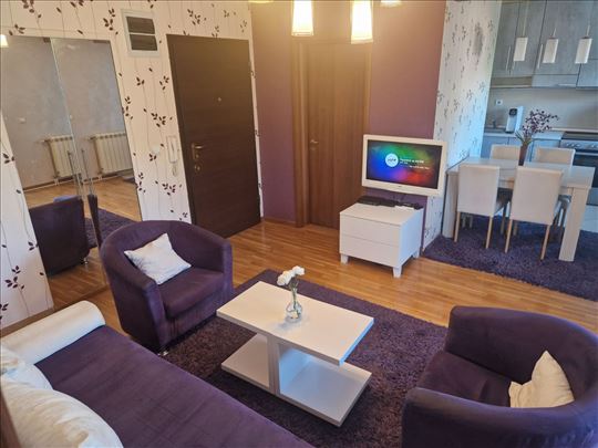 Učiteljsko naselje, 45m², kompletno namešten