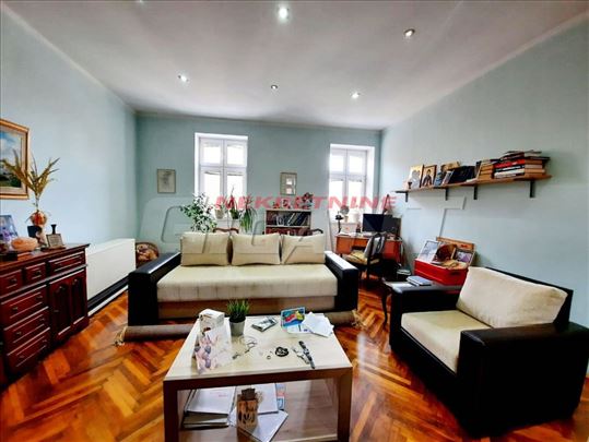 Zemun-Zmaj Jovina, 52m2, I, ta     