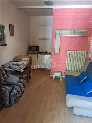 Adaptirana garaža Borča ID#2259