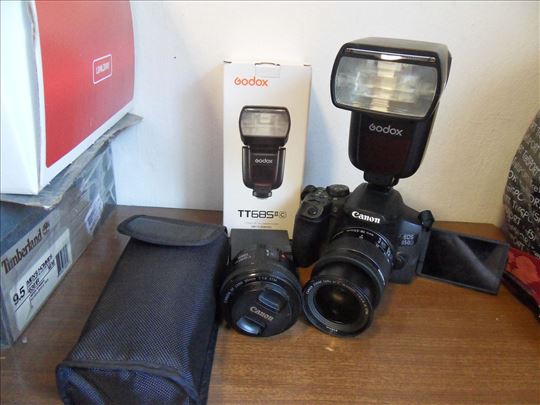Canon 850D,objektiv,4K video,roto LCD,sve kao novo