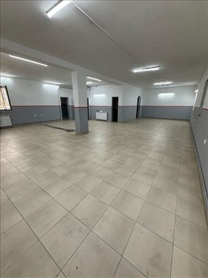Izdaje se veći i iz više delova P.prostor na Medak