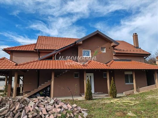Kaluđerica,uknjižena zasebna spratna kuća , 180m2(