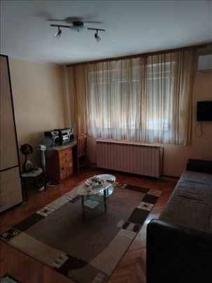  Namešten stan kod "Svetozara"
