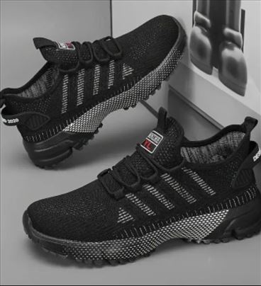Patike br. 42-43, nove, od 1800- 2000din